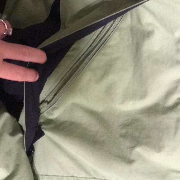 ❄️lime green ski jacket w/ accessories - Picture 12 of 15